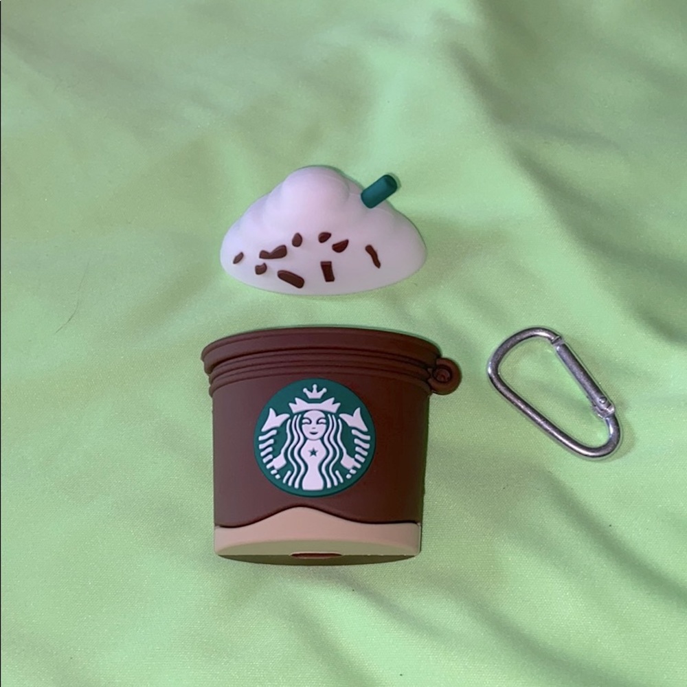 Star Bucks AirPods Silicone Case Comes With Clip.